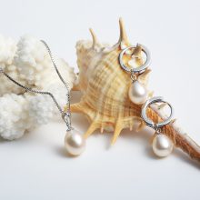 Elegant Pearl Women’s Jewelry Set